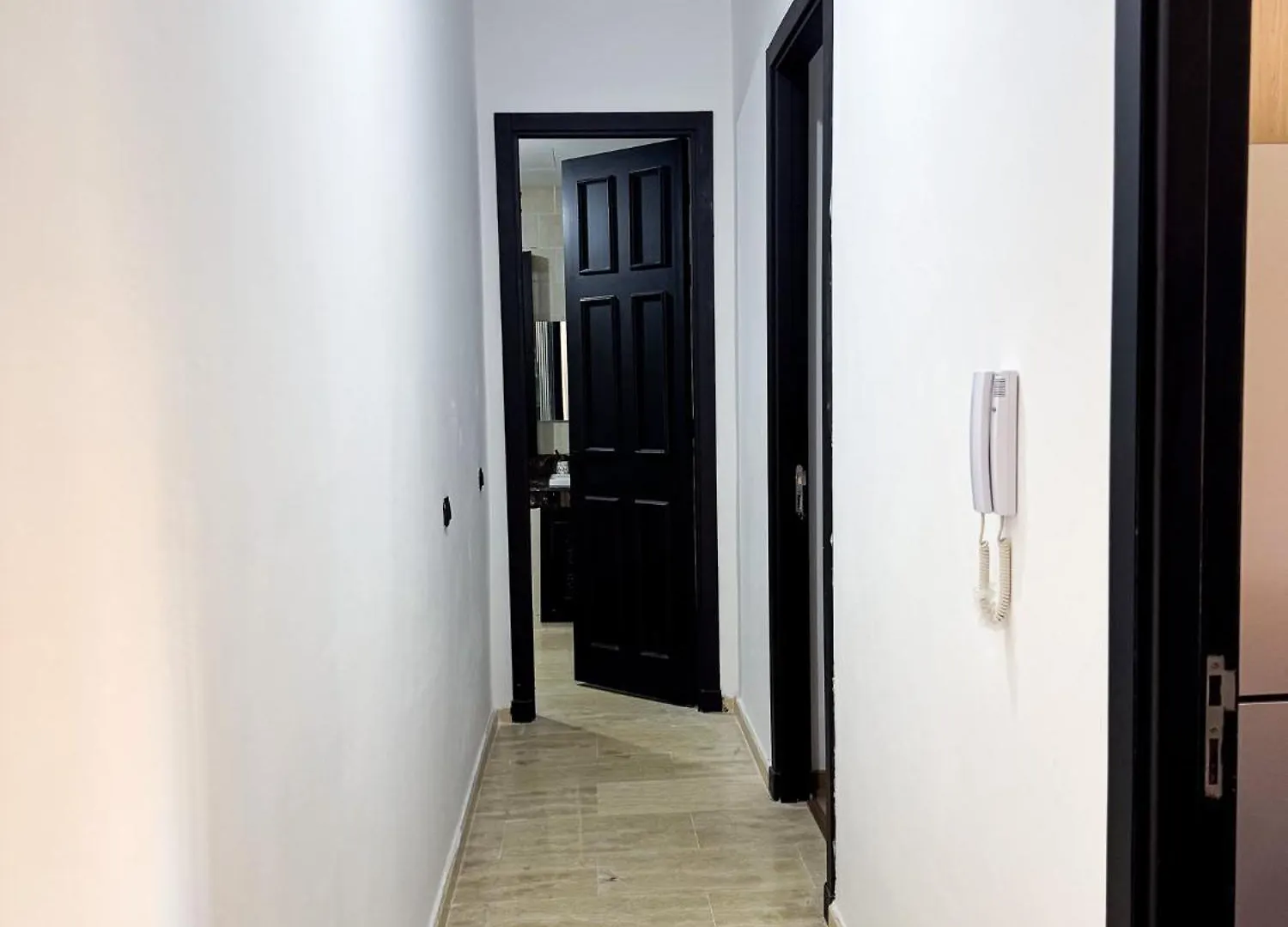 Downtown Apartment With Pool 마라케시