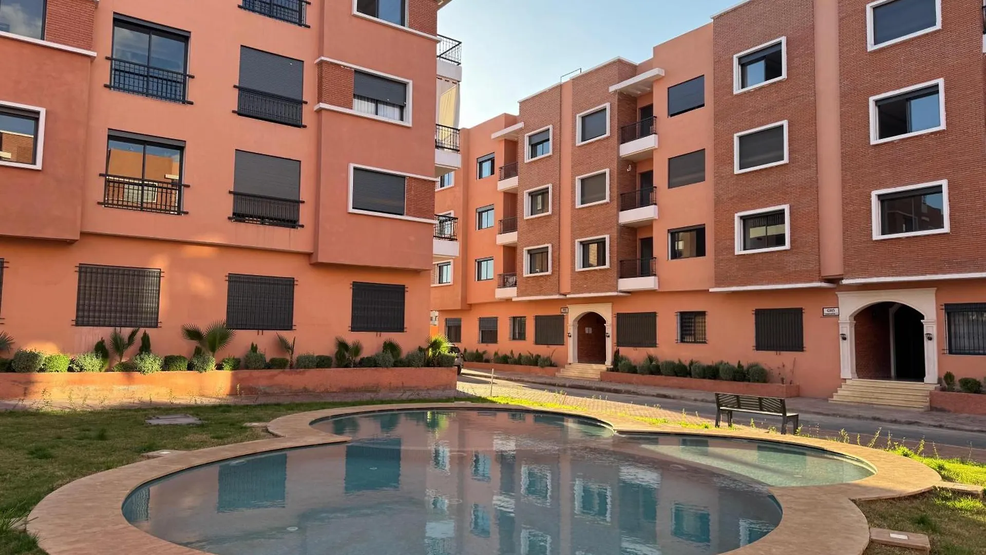 Downtown Apartment With Pool Marrakesch